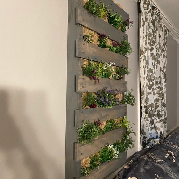Pallet flower wall decor! - Picture 2 of 2